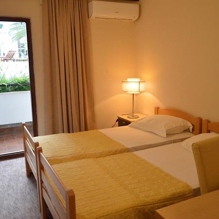 Ambassador Apartments Petrovac Eksteriør billede