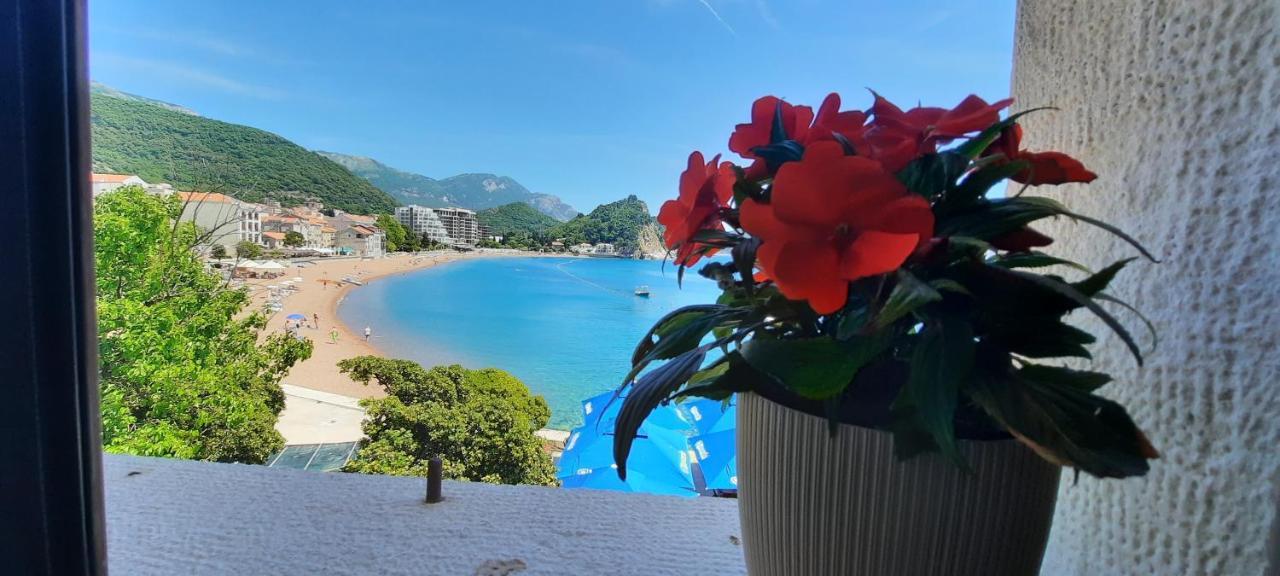 Ambassador Apartments Petrovac Eksteriør billede